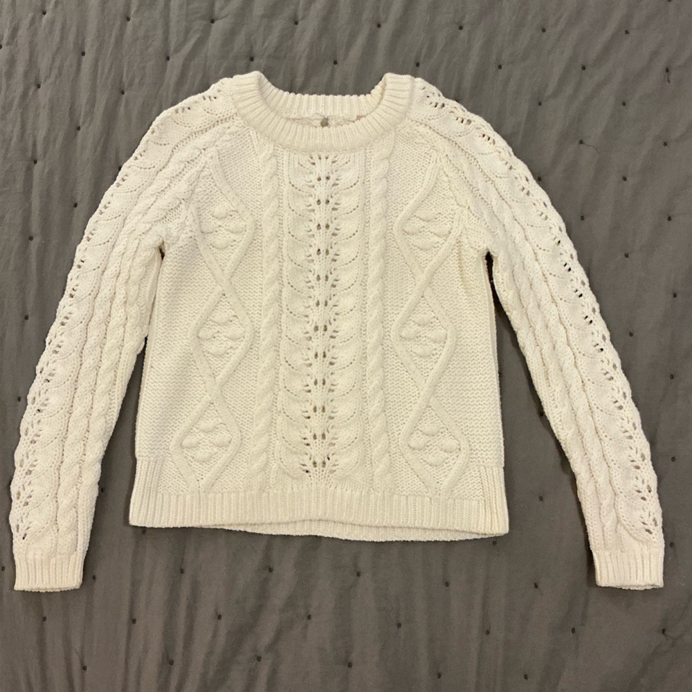 Knitted & Knotted Women’s Ivory Classic Elegant Sweater Size Small
